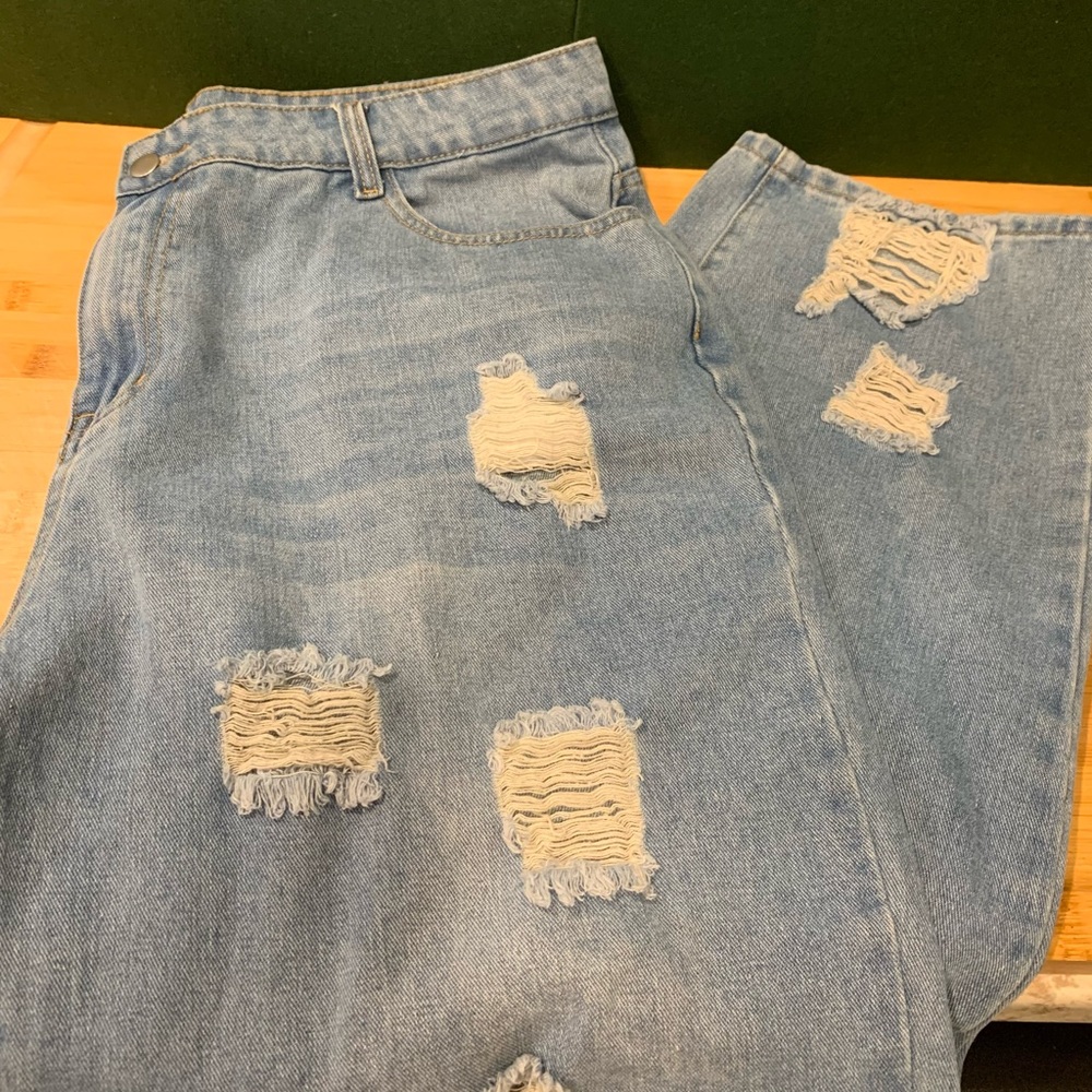 Shein Curve Distressed Jeans